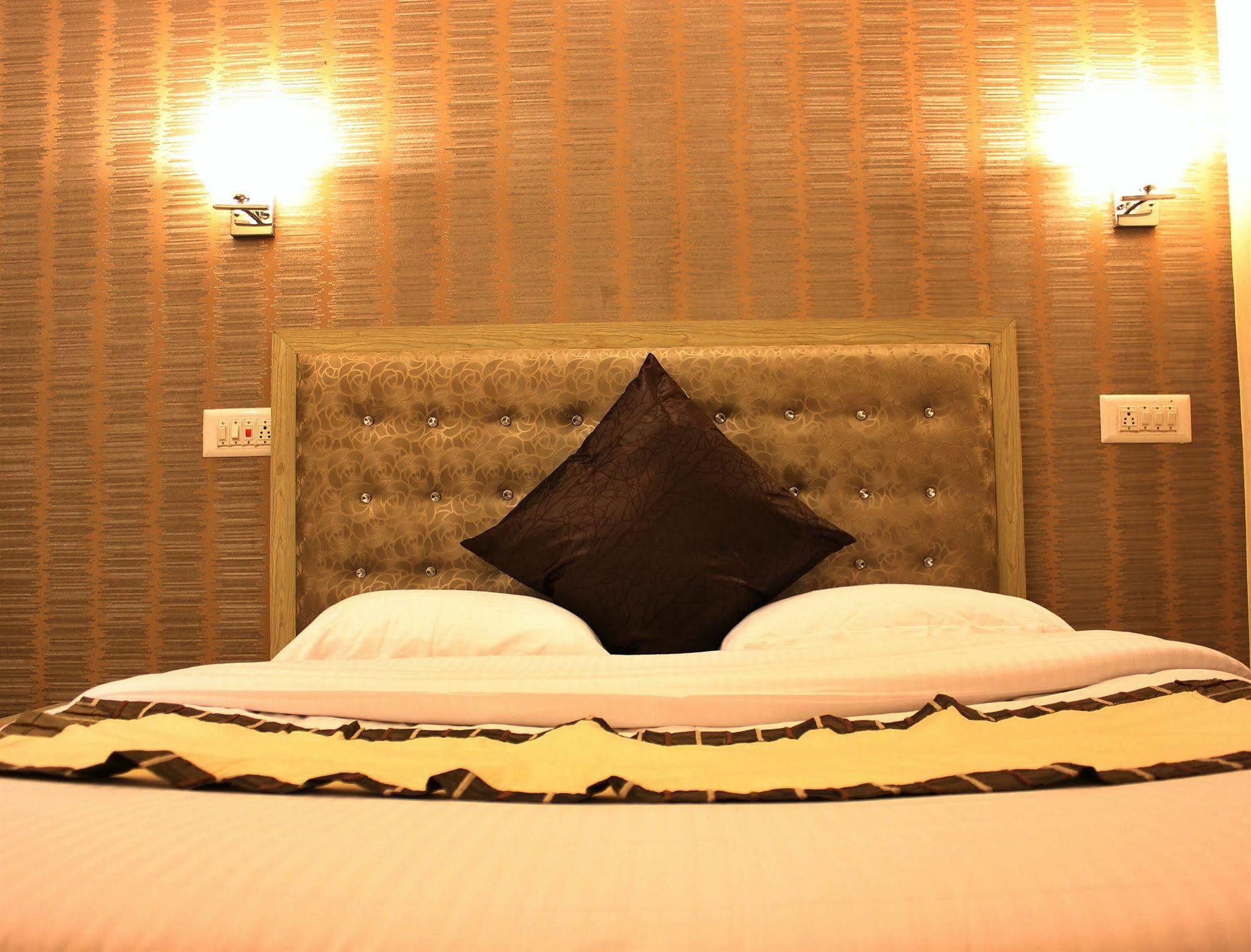 Hotel Walisons Resorts Srīnagar Екстериор снимка