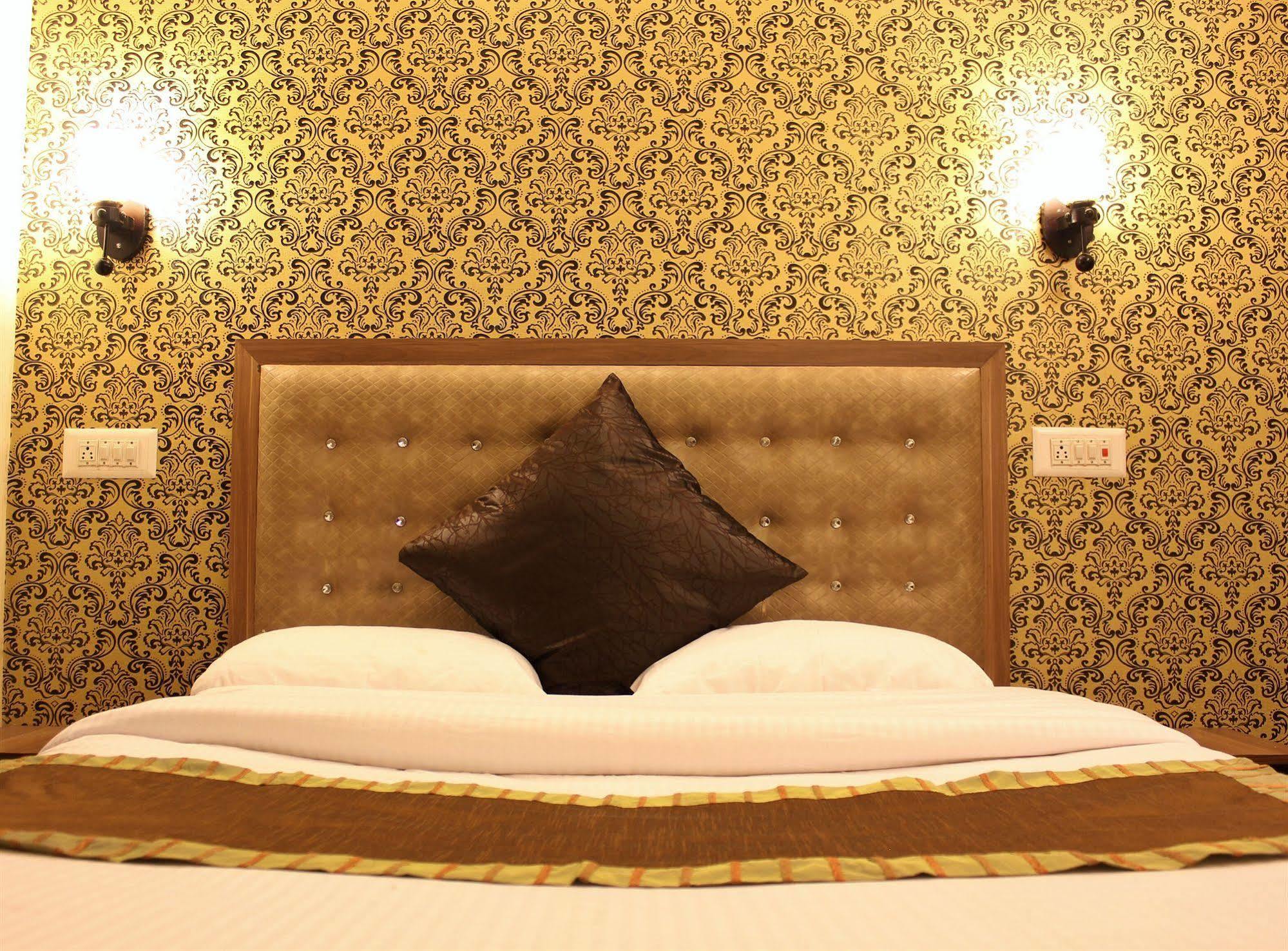 Hotel Walisons Resorts Srīnagar Екстериор снимка