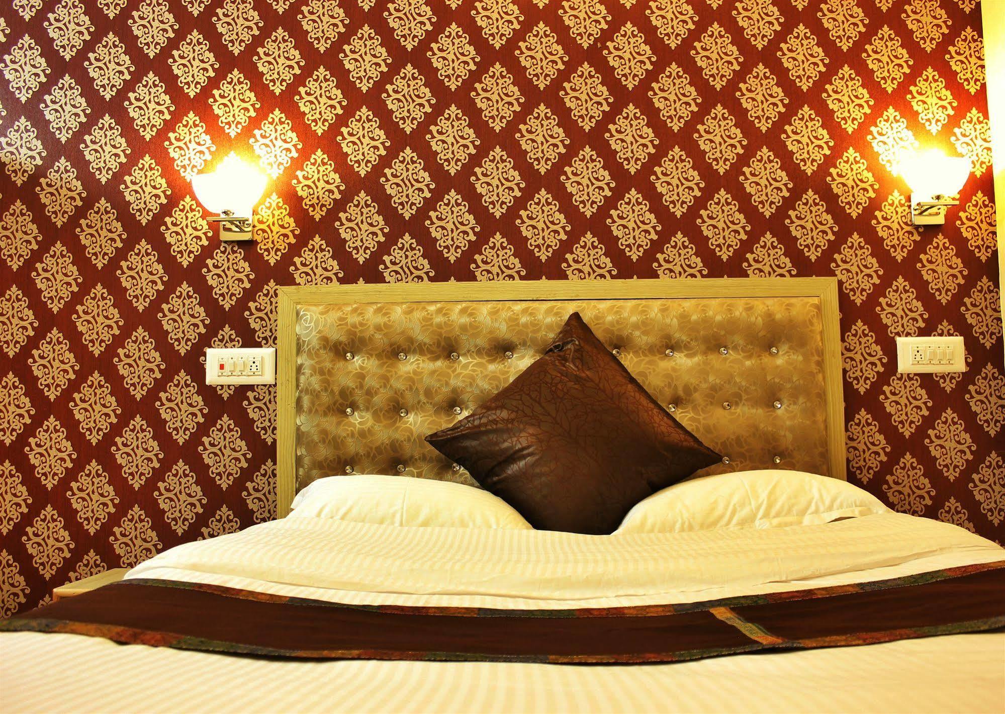 Hotel Walisons Resorts Srīnagar Екстериор снимка