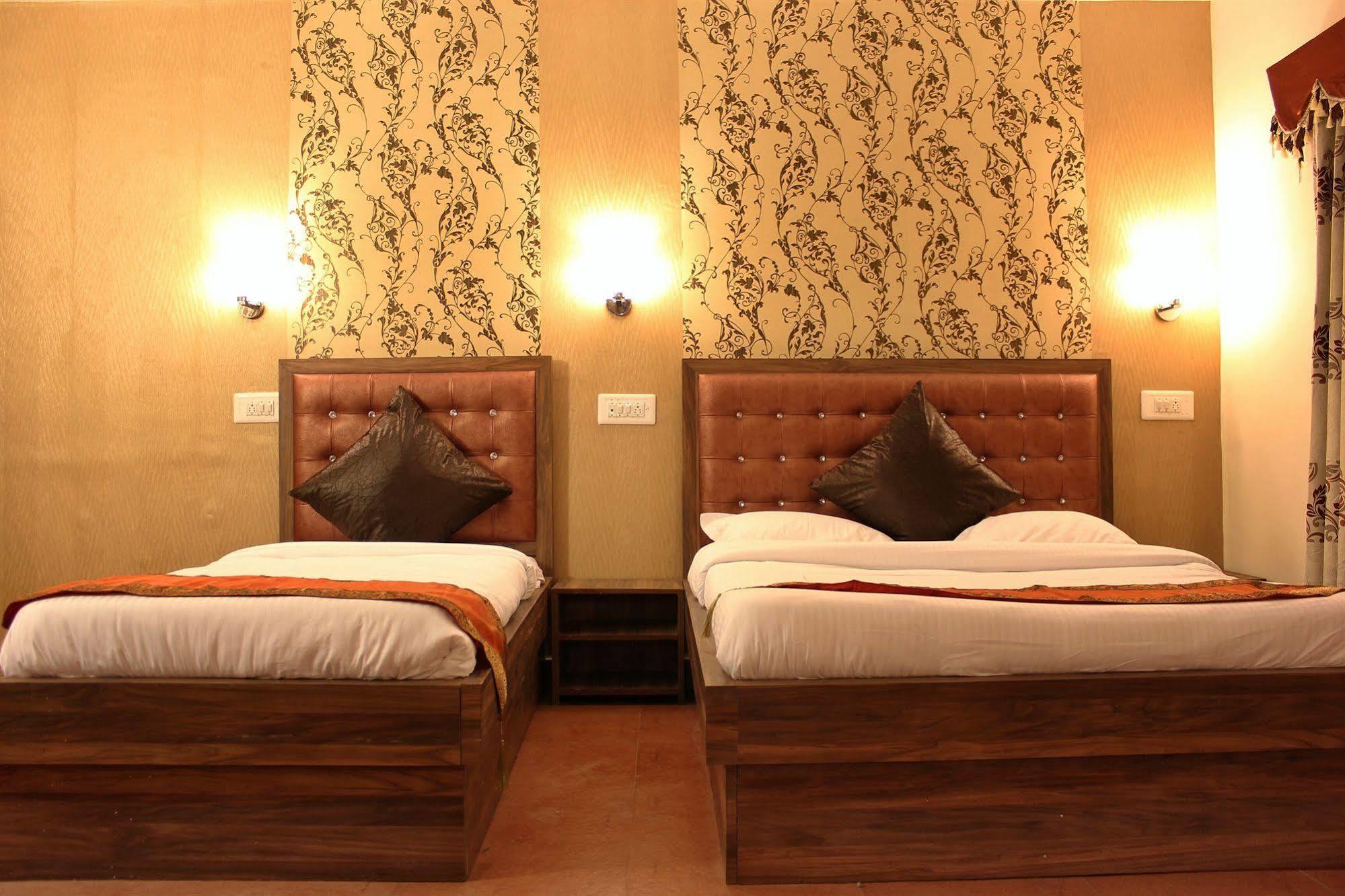 Hotel Walisons Resorts Srīnagar Екстериор снимка