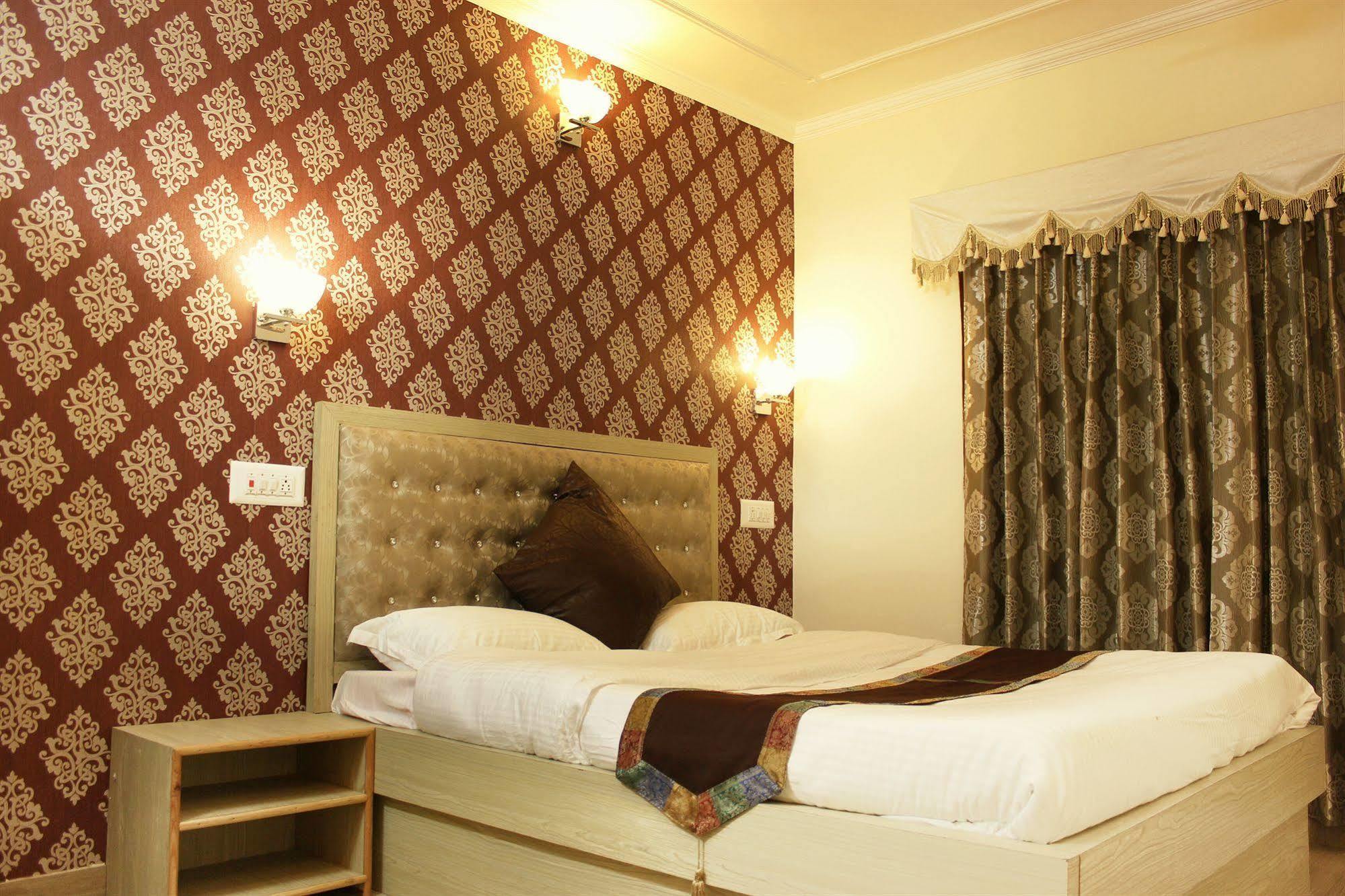 Hotel Walisons Resorts Srīnagar Екстериор снимка