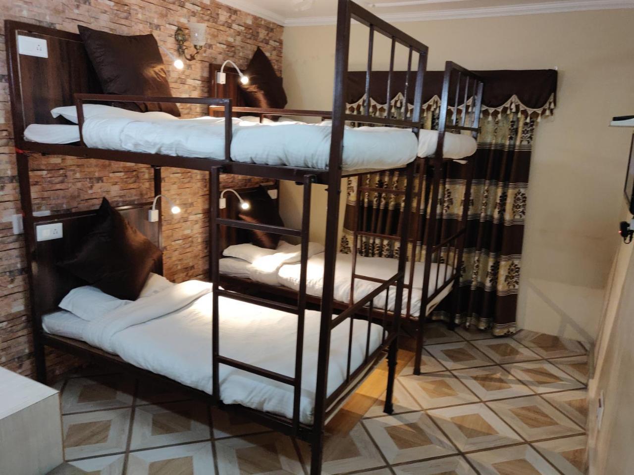 Hotel Walisons Resorts Srīnagar Екстериор снимка